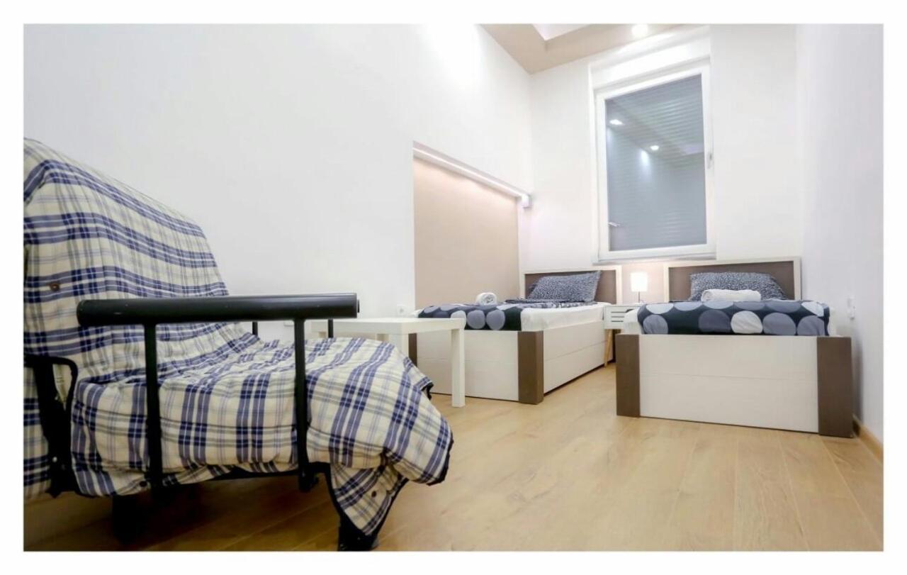 Relax Exclusive Apartment Free Public Parking ซาราเยโว ภายนอก รูปภาพ