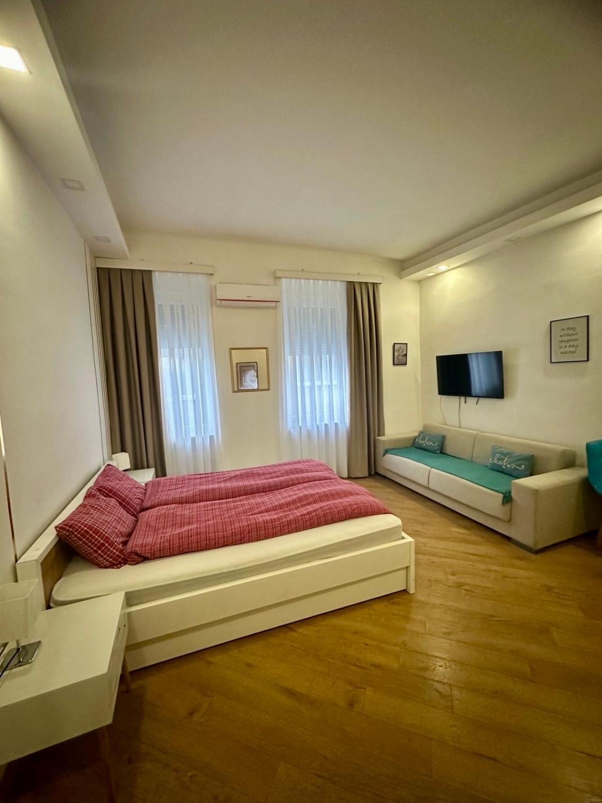 Relax Exclusive Apartment Free Public Parking ซาราเยโว ภายนอก รูปภาพ