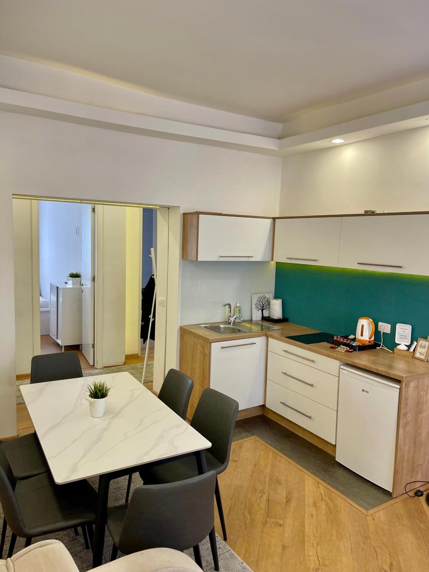 Relax Exclusive Apartment Free Public Parking ซาราเยโว ภายนอก รูปภาพ
