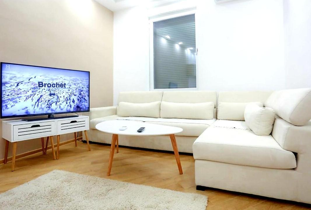 Relax Exclusive Apartment Free Public Parking ซาราเยโว ภายนอก รูปภาพ